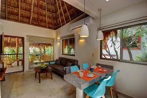 Riviera Maya Suites Condo Hotel Playa del Carmen