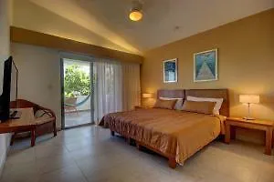 Riviera Maya Suites Condo Hotel Playa del Carmen 4*,